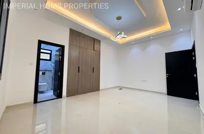 فيلا - 4 غرف نوم - 6 حمامات للايجار في الحليو 2 - الحليو - عجمان