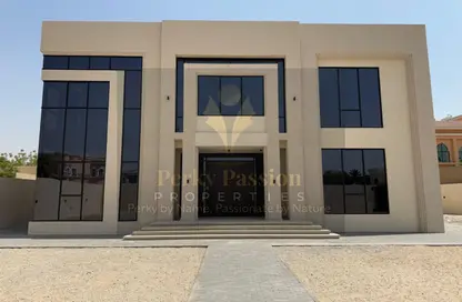 Villa - 5 Bedrooms - 6 Bathrooms for rent in Al Muhaisnah 1 - Al Muhaisnah - Dubai