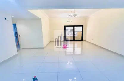 شقة - 2 غرف نوم - 3 حمامات للايجار في ذا سكواير 1 - تجارية مويلح - الشارقة