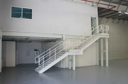 Warehouse - Studio - 2 Bathrooms for rent in Dubai Investment Park 2 (DIP 2) - Dubai Investment Park (DIP) - Dubai