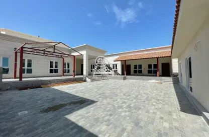 Villa - 4 Bedrooms - 5 Bathrooms for rent in Mohamed Bin Zayed City - Abu Dhabi