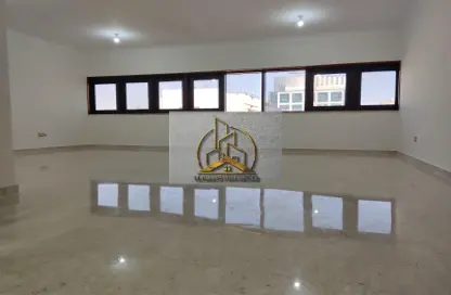 شقة - 4 غرف نوم - 4 حمامات للايجار في شارع حمدان - أبوظبي