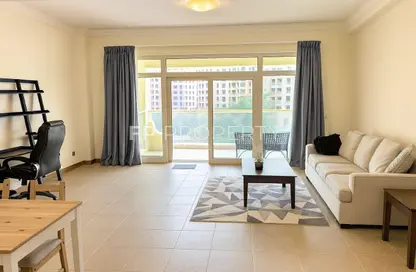 Apartment - 1 Bedroom - 2 Bathrooms for rent in Al Anbara - Shoreline Apartments - Palm Jumeirah - Dubai