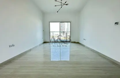 Apartment - 1 Bedroom - 2 Bathrooms for rent in Zubaida Residency - Majan - Dubai Land - Dubai