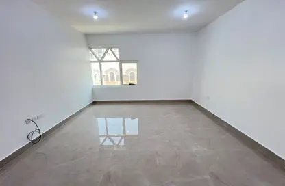 شقة - 2 غرف نوم - 2 حمامات للايجار في شارع حمدان - أبوظبي شقة - 2 غرف نوم - 2 حمامات للايجار في شارع حمدان - أبوظبي