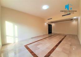 شقة - 2 غرف نوم - 3 حمامات للكراء في برج رويال - شارع حمدان - أبوظبي