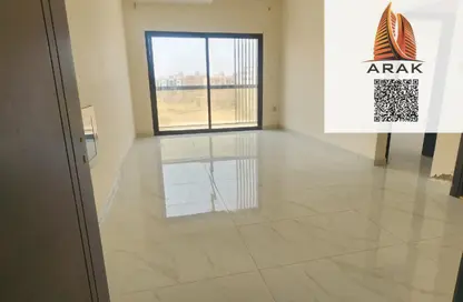 عمارة بالكامل - 8 غرف نوم - 8 حمامات للبيع في شارع الشيخ جابر الصباح - النعيمية - النعيمية - عجمان
