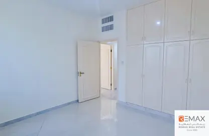Apartment - 3 Bedrooms - 3 Bathrooms for rent in Al Danah - Abu Dhabi
