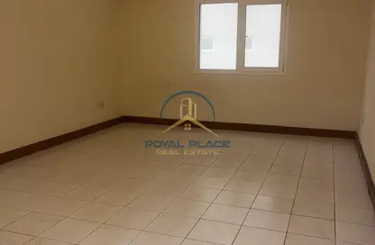 Apartment - 1 Bedroom - 2 Bathrooms for rent in Khalid Bin Al Waleed Road - Bur Dubai - Dubai