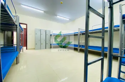 سكن الموظفين - استوديو - 8 حمامات للايجار في م-16 - مصفح الصناعية - مصفح - أبوظبي
