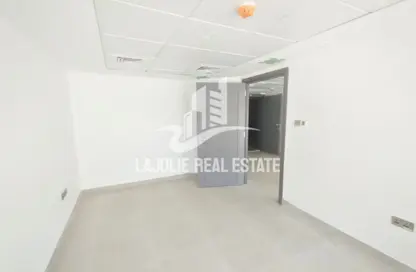 Office Space - Studio - 1 Bathroom for rent in Al Najda Street - Abu Dhabi
