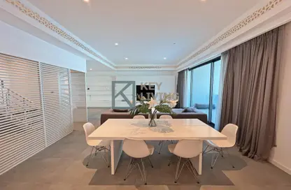 Dining Room image for: Apartment - 3 Bedrooms - 4 Bathrooms for sale in Azure - Dubai Marina - Dubai, Image 1