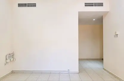 Apartment - Studio - 1 Bathroom for rent in Al Souk Al Kabeer - Bur Dubai - Dubai