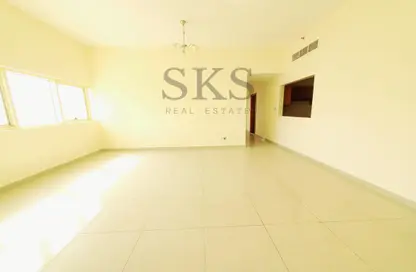 Apartment - 3 Bedrooms - 3 Bathrooms for rent in Lulu Building - Al Barsha 1 - Al Barsha - Dubai