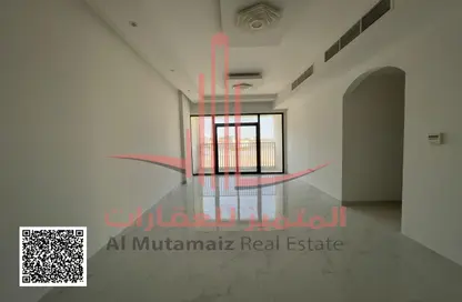 عمارة بالكامل - 8 غرف نوم - 8 حمامات للبيع في التله 2 - عجمان