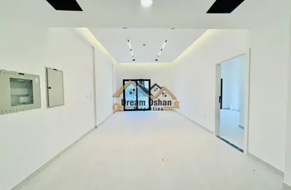 شقة - غرفة نوم - 2 حمامات للايجار في مبني الامير عبدالله - 4 الورسان - الورسان - دبي شقة - غرفة نوم - 2 حمامات للايجار في مبني الامير عبدالله - 4 الورسان - الورسان - دبي