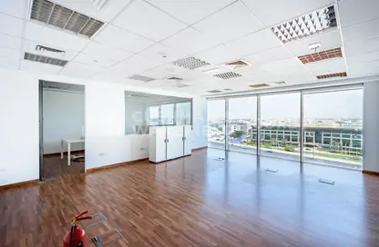 Office Space - Studio for rent in Single Business Tower - Sheikh Zayed Road - Dubai