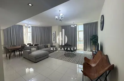 Apartment - 3 Bedrooms - 4 Bathrooms for rent in Al Khan - Sharjah