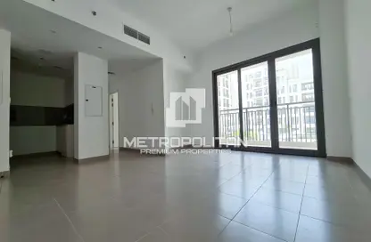 Empty Room image for: Apartment - 3 Bedrooms - 3 Bathrooms for sale in Hayat Boulevard-1B - Hayat Boulevard - Town Square - Dubai, Image 1