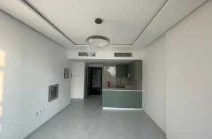 شقة - غرفة نوم - 2 حمامات للايجار في برج الكورنيش - طريق كورنيش عجمان - عجمان شقة - غرفة نوم - 2 حمامات للايجار في برج الكورنيش - طريق كورنيش عجمان - عجمان