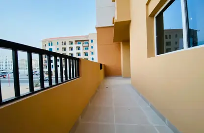 شقة - غرفة نوم - 2 حمامات للايجار في مجمع ار دي كي السكني - روضة أبو ظبي - أبوظبي