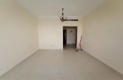 Empty Room image for: Apartment - 1 Bedroom - 1 Bathroom for rent in SG Muwaileh Building - Muwaileh - Sharjah, Image 1