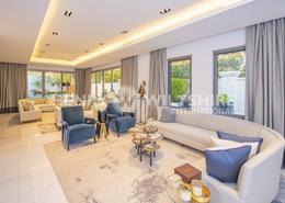 Living Room image for: Villa - 4 bedrooms - 5 bathrooms for sale in Saadiyat Beach Villas - Saadiyat Beach - Saadiyat Island - Abu Dhabi, Image 1