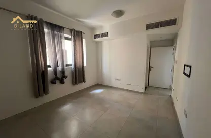 Apartment - 3 Bedrooms - 3 Bathrooms for rent in Al Khan Corniche - Al Khan - Sharjah Apartment - 3 Bedrooms - 3 Bathrooms for rent in Al Khan Corniche - Al Khan - Sharjah