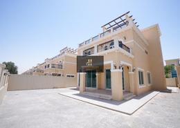 Outdoor Building image for: Villa - 4 bedrooms - 5 bathrooms for rent in Legacy - Jumeirah Park - Dubai, Image 1