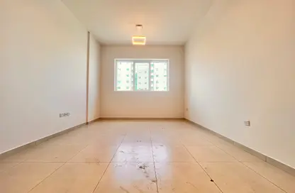 شقة - 2 غرف نوم - 3 حمامات للايجار في يلو 1 - النهدة 2 - النهدة - دبي - دبي