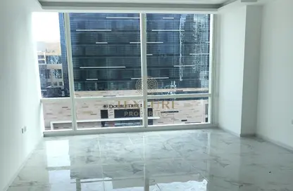 Empty Room image for: Office Space - Studio for rent in Tamani Art Tower - Business Bay - Dubai, Image 1