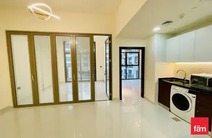 صورة لـ مطبخ شقة - غرفة نوم - 2 حمامات للبيع في إيلز من دانوب - ارجان - دبي ، صورة رقم 1