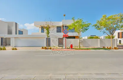 Villa - 4 Bedrooms - 6 Bathrooms for rent in West Yas - Yas Island - Abu Dhabi Villa - 4 Bedrooms - 6 Bathrooms for rent in West Yas - Yas Island - Abu Dhabi