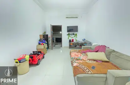 Apartment - 1 Bedroom - 1 Bathroom for rent in Hadbat Al Zafranah - Muroor Area - Abu Dhabi