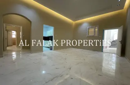 Apartment - 2 Bedrooms - 2 Bathrooms for rent in Madinat Al Riyad - Abu Dhabi