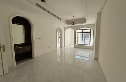 شقة - 2 غرف نوم - 2 حمامات للايجار في سيتي لايف مول التلة - التله 2 - عجمان