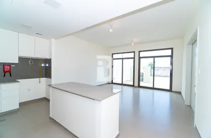Kitchen image for: Townhouse - 4 Bedrooms - 4 Bathrooms for rent in Noor Townhouses - Town Square - Dubai, Image 1