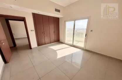 Apartment - 3 Bedrooms - 3 Bathrooms for rent in Lulu Building - Al Barsha 1 - Al Barsha - Dubai