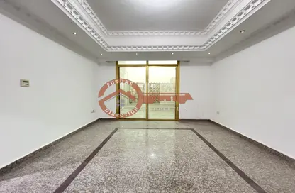 شقة - 4 غرف نوم - 5 حمامات للايجار في شارع السعادة - المشرف - أبوظبي