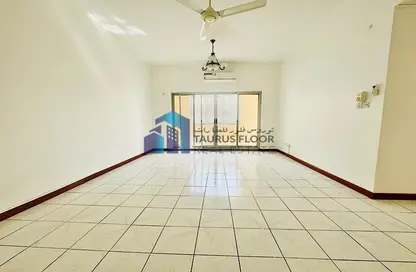 Empty Room image for: Apartment - 2 Bedrooms - 2 Bathrooms for rent in Murragabbat Apartments - Al Muraqqabat - Deira - Dubai, Image 1