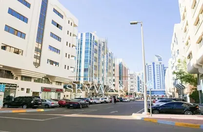 عمارة بالكامل - استوديو للبيع في الحصن - الخالدية - أبوظبي