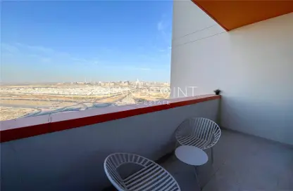 صورة لـ شرفة شقة - غرفة نوم - 1 حمام للبيع في جولف فيتا أ - جولف فيتا - داماك هيلز - دبي ، صورة رقم 1