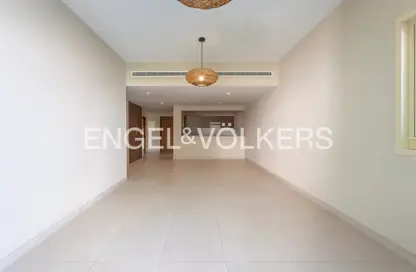 شقة - 2 غرف نوم - 2 حمامات للايجار في الظفرة 4 - الظفرة - جرينز - دبي