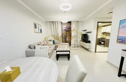 Apartment - 1 Bedroom - 2 Bathrooms for rent in Jumeirah Garden City - Al Satwa - Dubai