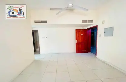 شقة - غرفة نوم - 1 حمام للايجار في بناء النباعة - النبعة - الشرق - الشارقة