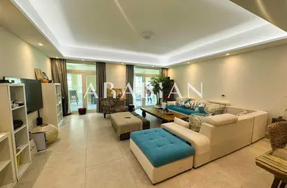 Apartment - 2 Bedrooms - 3 Bathrooms for sale in Jash Hamad - Shoreline Apartments - Palm Jumeirah - Dubai