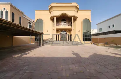 Villa - 4 Bedrooms - 5 Bathrooms for rent in Al Barsha South 2 - Al Barsha South - Al Barsha - Dubai