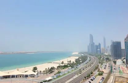 شقة - 3 غرف نوم - 4 حمامات للايجار في برج بالغيلم - شارع الكورنيش - أبوظبي