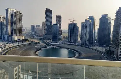 شقة - 2 غرف نوم - 3 حمامات للايجار في ستاديوم بوينت - مدينة دبي الرياضية - دبي