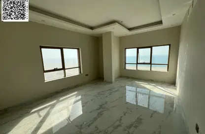 Apartment - 3 Bedrooms - 3 Bathrooms for rent in Ajman Corniche Road - Ajman